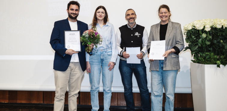 Lehrpreis Master Wirtschaftsinformatik: Preisträger Tobias Zimmermann (l.) mit den Mitnominierten Helene Müller, Dr. Armin Stein und Dr. Sophie Stockhinger in Vertretung von Dr. Jan Stockinger (v.l.n.r.)